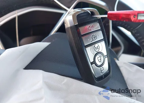 2020 Ford Escape Se Sport Hybrid z USA, uszkodzony, nr VIN 1FMCU0BZ3LUC49186